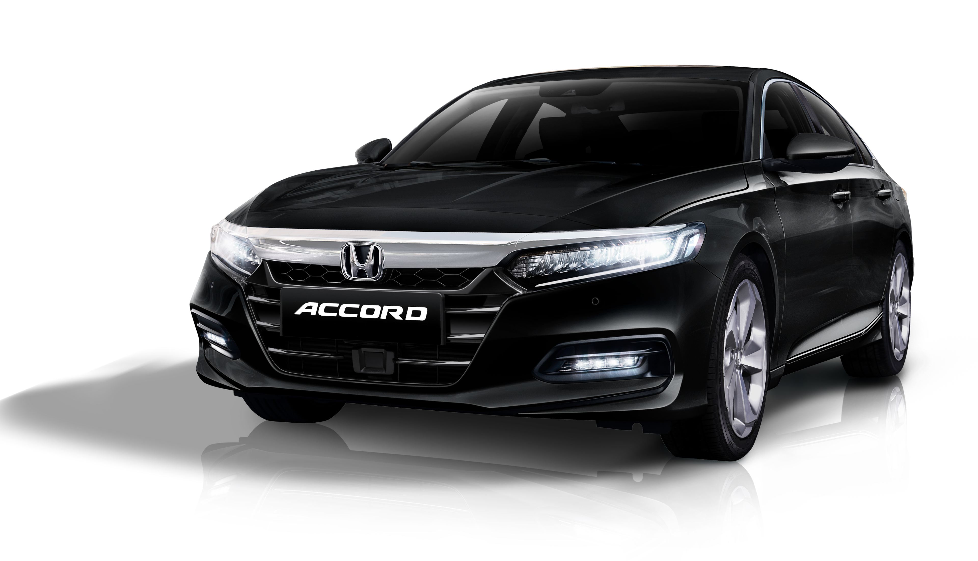 Honda Việt Nam giới thiệu phiên bản mới Honda Accord –  Giác quan khai phá, khí chất dẫn đầu